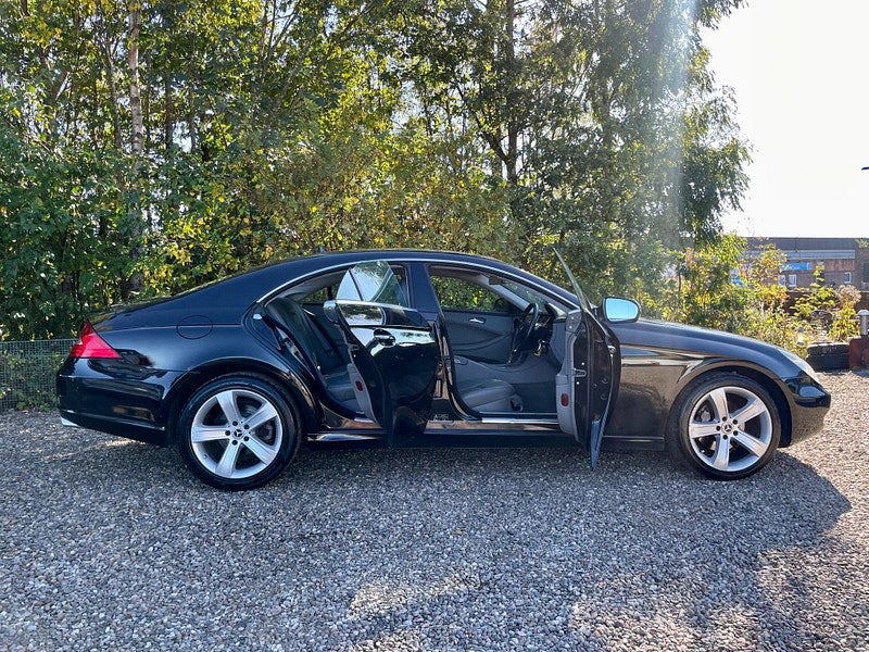 Mercedes-Benz CLS 3.0 CLS320 CDI Coupe 7G-Tronic 4dr