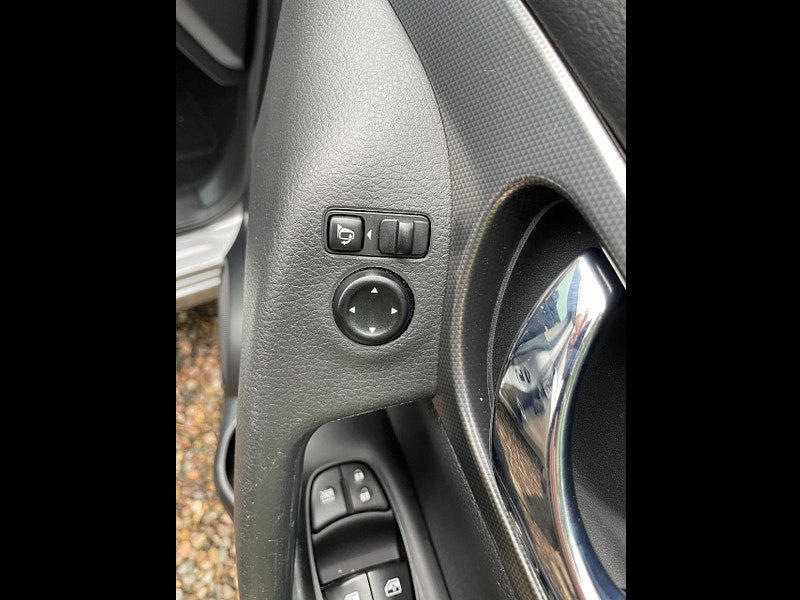 Nissan Qashqai 1.2 DIG-T N-Connecta SUV 5dr Petrol Manual Euro 6 (s/s) (115 ps)