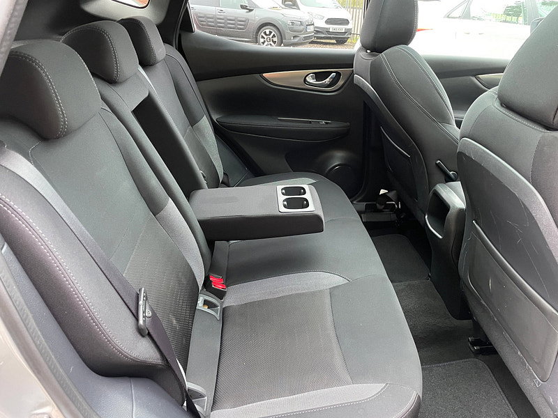 Nissan Qashqai 1.2 DIG-T N-Connecta SUV 5dr Petrol Manual Euro 6 (s/s) (115 ps)