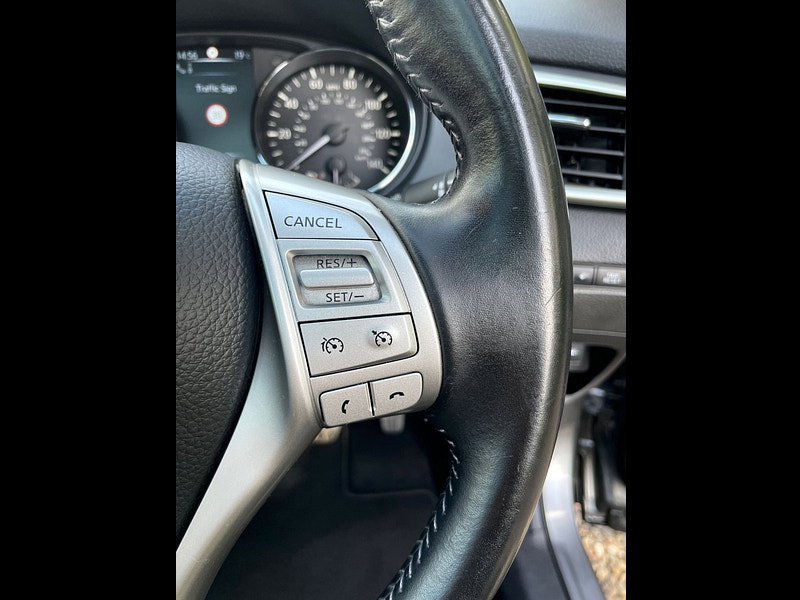 Nissan Qashqai 1.6 dCi Tekna SUV 5dr Diesel XTRON 2WD Euro 6 (s/s) (130 ps)
