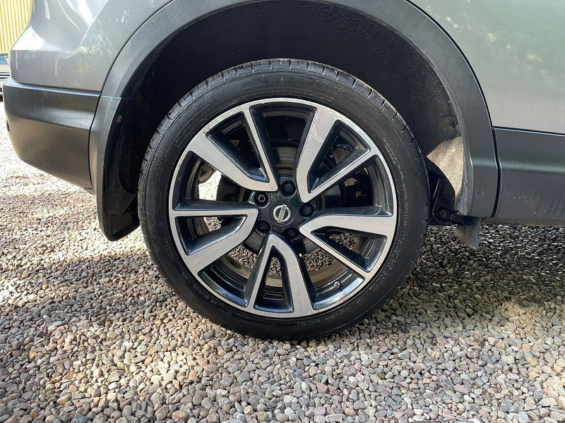 Nissan Qashqai 1.6 dCi Tekna SUV 5dr Diesel XTRON 2WD Euro 6 (s/s) (130 ps)