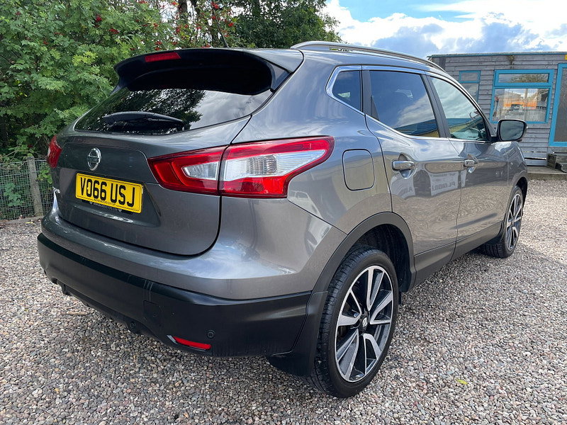 Nissan Qashqai 1.6 dCi Tekna SUV 5dr Diesel XTRON 2WD Euro 6 (s/s) (130 ps)