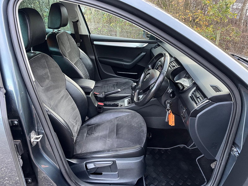Skoda Octavia 1.6 TDI Elegance Euro 5 (s/s) 5dr