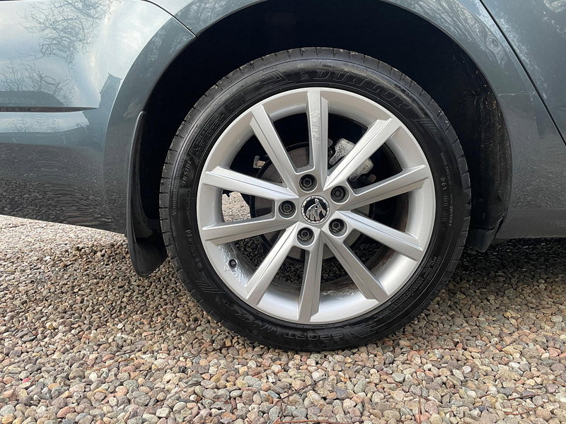 Skoda Octavia 1.6 TDI Elegance Euro 5 (s/s) 5dr