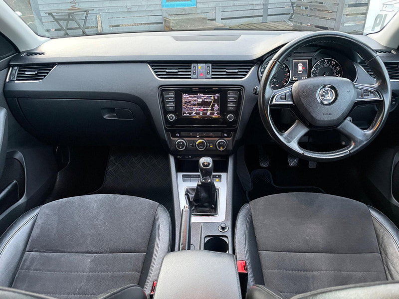 Skoda Octavia 1.6 TDI Elegance Euro 5 (s/s) 5dr