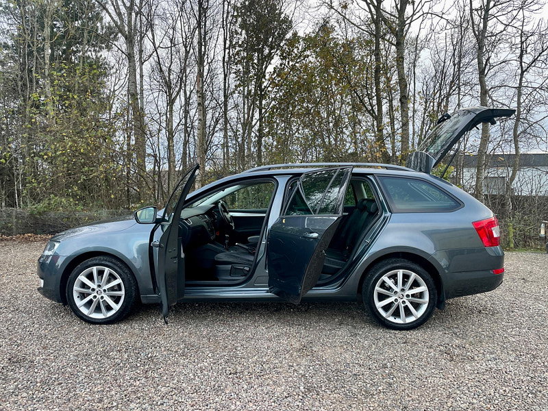 Skoda Octavia 1.6 TDI Elegance Euro 5 (s/s) 5dr