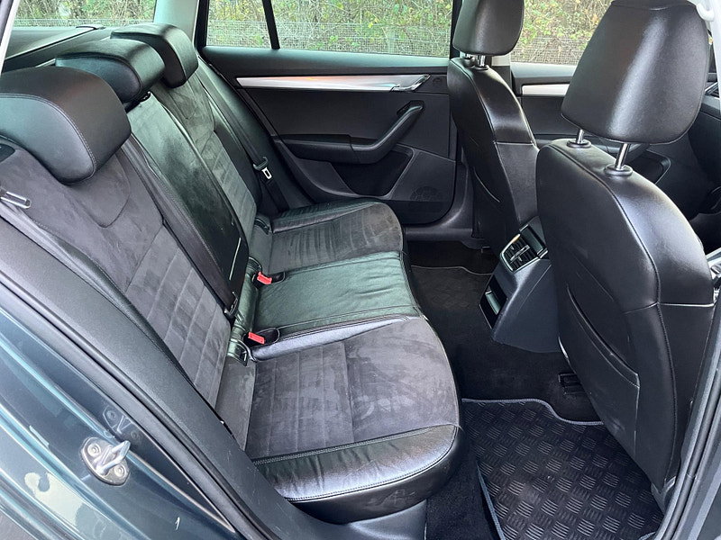 Skoda Octavia 1.6 TDI Elegance Euro 5 (s/s) 5dr