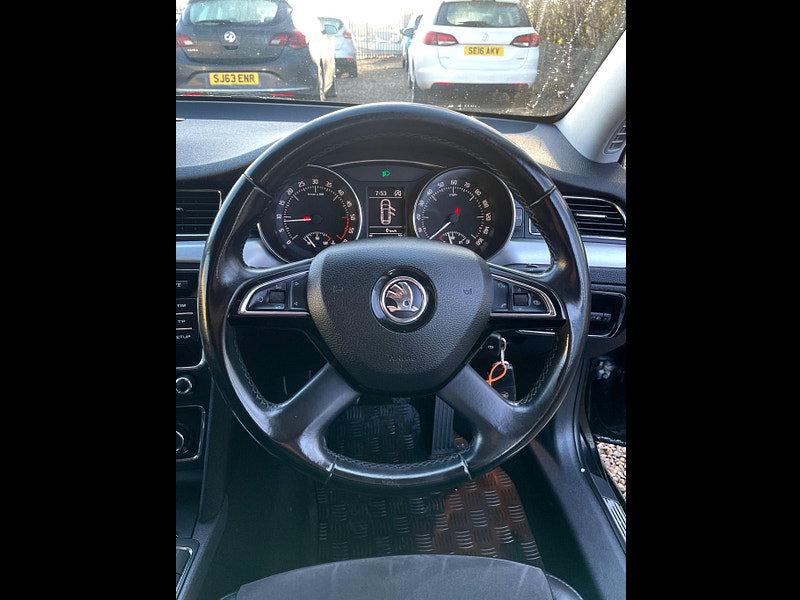 Skoda Superb 2.0 TDI SE Euro 5 (s/s) 5dr