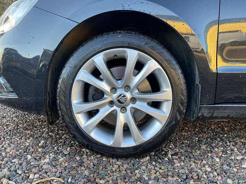 Skoda Superb 2.0 TDI SE Euro 5 (s/s) 5dr