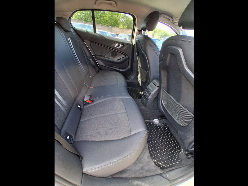 BMW 1 Series 1.5 118i Sport Hatchback 5dr Petrol DCT Euro 6 (s/s) (140 ps) 5dr Automatic 2026