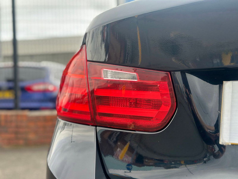 BMW 3 Series 2.0L 320D SPORT Saloon 4dr Diesel Manual Euro 5 (181 bhp) 4dr Manual 2026