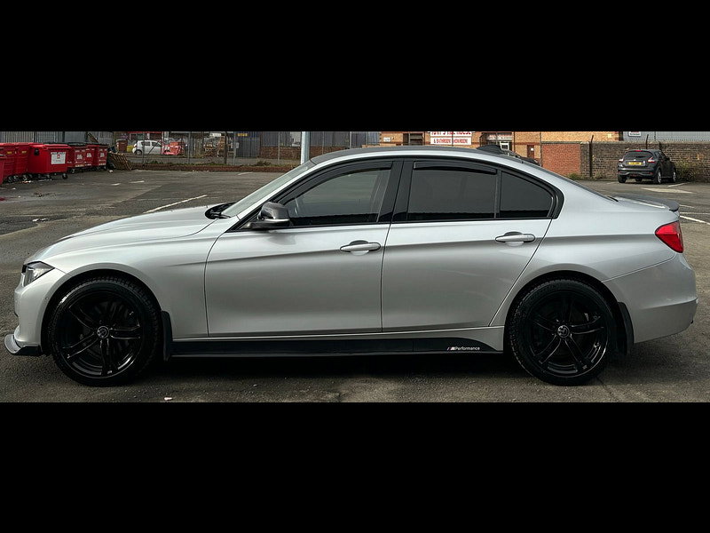 BMW 3 Series 3.0L 330D XDRIVE LUXURY Saloon 4dr Diesel Automatic Euro 6 (255 bhp) 4dr Automatic 2026