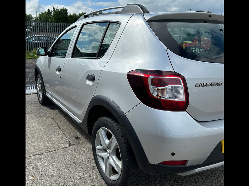 Dacia Sandero 1.5L STEPWAY LAUREATE DCI Hatchback 5dr Diesel Manual Euro 5 (90 bhp) 5dr Manual 2026