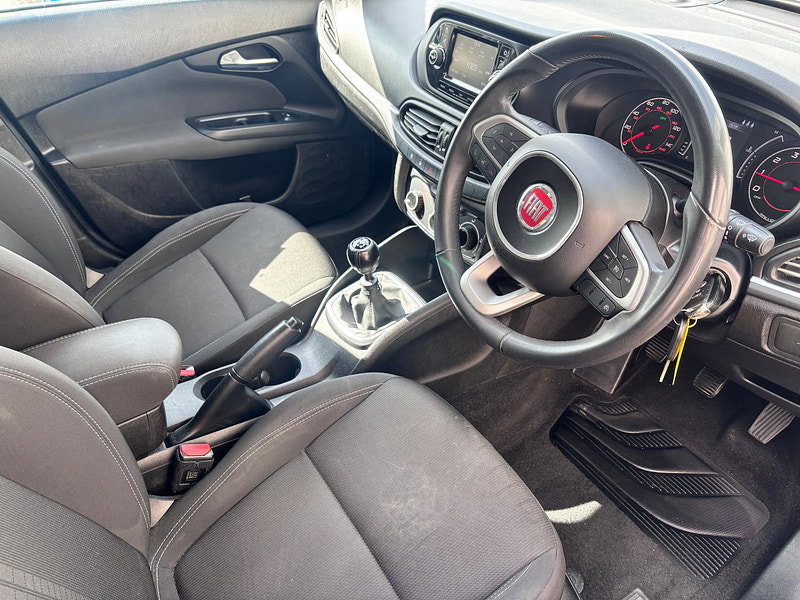 Fiat Tipo 1.4 MPI Easy Plus Hatchback 5dr Petrol Manual Euro 6 (95 ps) 5dr Manual 2026