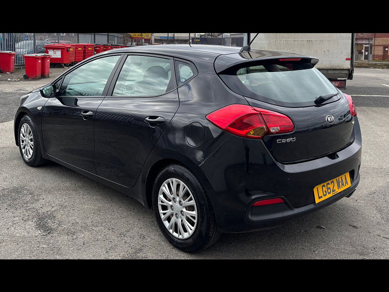 Kia Ceed 1.6L CRDI 1 ECODYNAMICS Hatchback 5dr Diesel Manual Euro 5 (126 bhp) 5dr Manual 2026