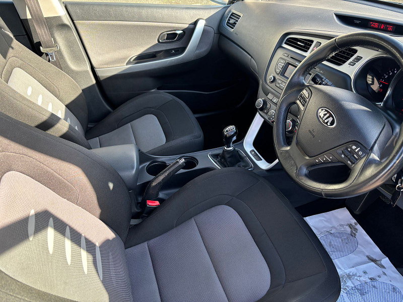 Kia Ceed 1.6L CRDI 2 ECODYNAMICS Hatchback 5dr Diesel Manual Euro 5 (126 bhp) 5dr Manual 2026