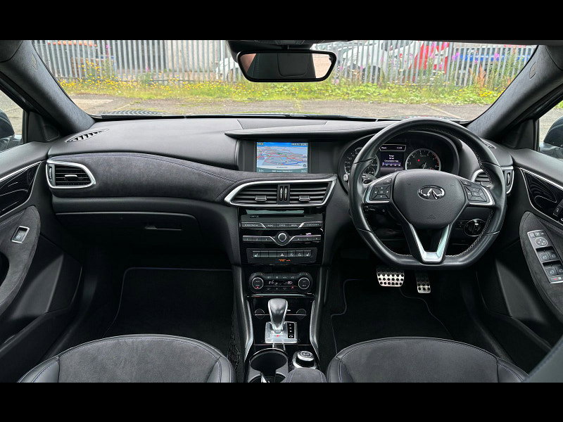 Infiniti Q30 2.0L SPORT Hatchback 5dr Petrol Semi Automatic Euro 6 (208 bhp) 5dr Semi Automatic 2026