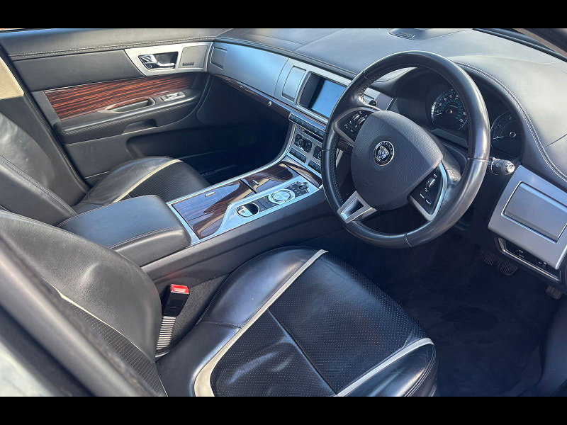 Jaguar XF 2.2L Portfolio Sportbrake D Auto Estate 5dr Diesel Automatic Euro 5 (200 bhp) 5dr Automatic 2026