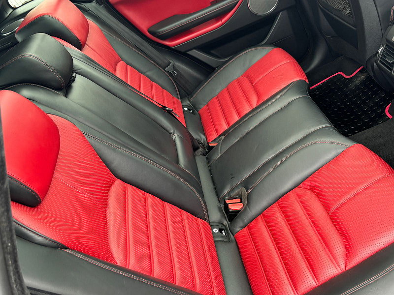 Land Rover Range Rover Evoque 2.0L TD4 HSE DYNAMIC LUX SUV 5dr Diesel Automatic Euro 6 (178 bhp) 5dr Automatic 2026