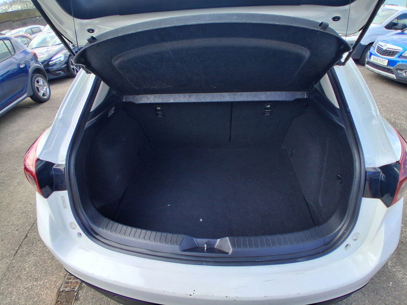 Mazda Mazda3 1.5 SKYACTIV-G SE Hatchback 5dr Petrol Manual Euro 6 (s/s) (100 ps) 5dr Manual 2026
