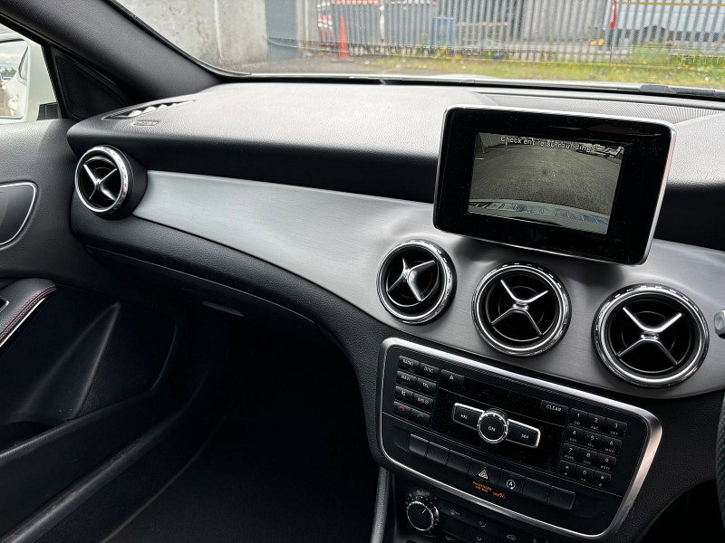 Mercedes-Benz GLA 2.1L GLA200 CDI AMG LINE 5dr Diesel Manual Euro 6 (136 bhp) 5dr Manual 2026