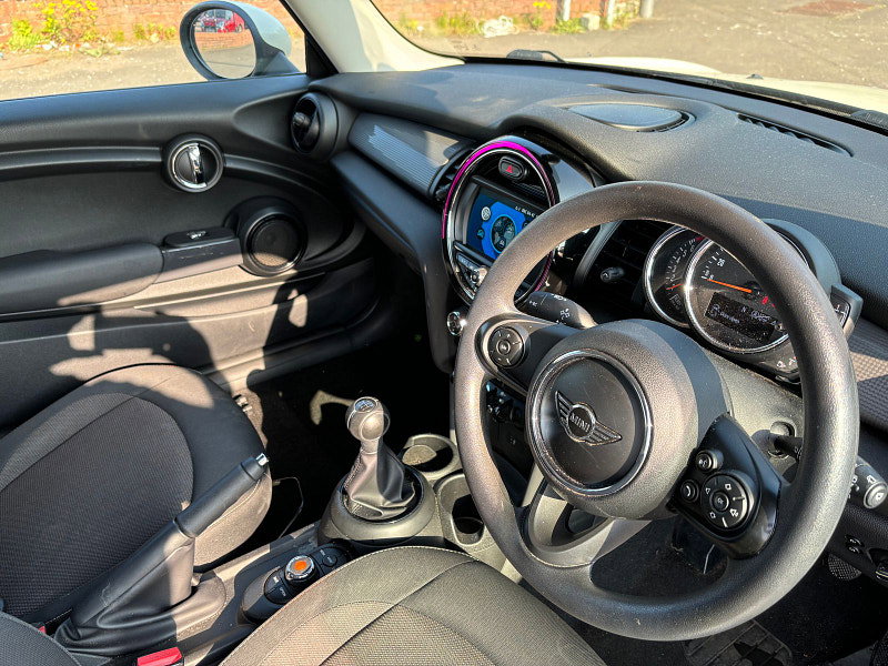 MINI Hatch 1.5L COOPER Hatchback 3dr Petrol Manual Euro 6 (134 bhp) 3dr Manual 2026