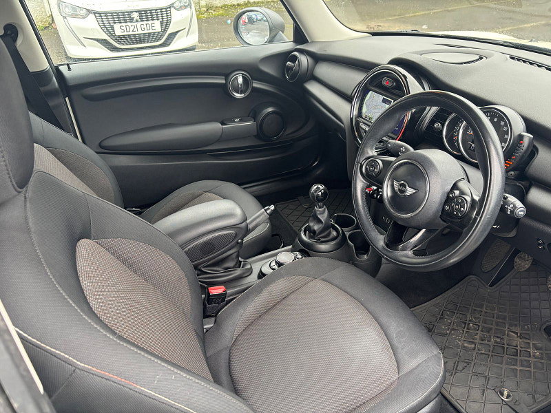 MINI Hatch 1.5L ONE D Hatchback 3dr Diesel Manual Euro 6 (94 bhp) 3dr Manual 2026