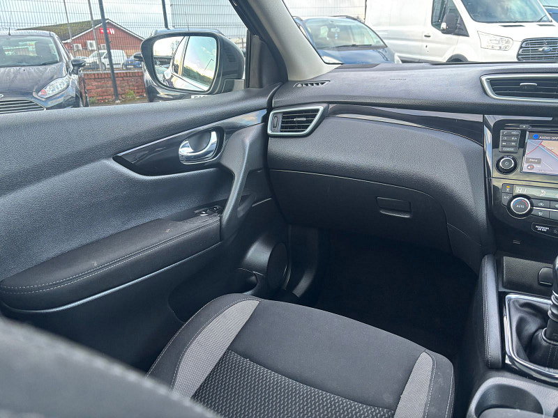 Nissan Qashqai 1.2L Acenta DiG-T SUV 5dr Petrol Manual Euro 6 (113 bhp) 5dr Manual 2026