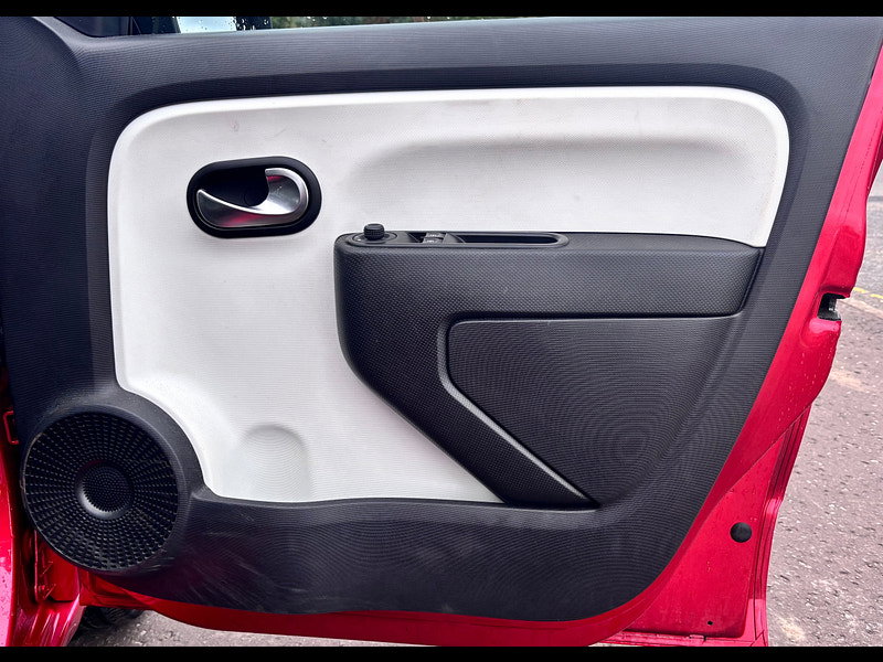 Renault Twingo 1.0 SCe Dynamique Hatchback 5dr Petrol Manual Euro 6 (s/s) (70 ps) 5dr Manual 2026