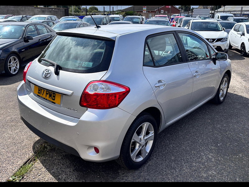 Toyota Auris 1.33 Dual VVT-i TR Hatchback 5dr Petrol Manual Euro 4 (s/s) (101 ps) 5dr Manual 2026