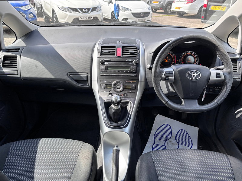 Toyota Auris 1.33 Dual VVT-i TR Hatchback 5dr Petrol Manual Euro 4 (s/s) (101 ps) 5dr Manual 2026