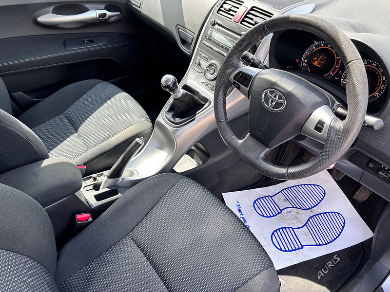 Toyota Auris 1.33 Dual VVT-i TR Hatchback 5dr Petrol Manual Euro 4 (s/s) (101 ps) 5dr Manual 2026