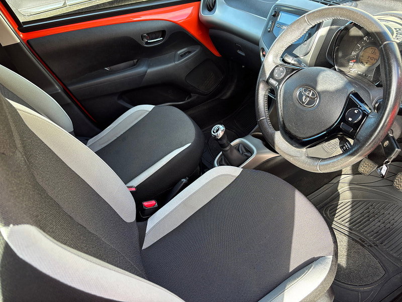 Toyota Aygo 1.0 VVT-i x-play Hatchback 5dr Petrol Manual Euro 6 (68 ps) 5dr Manual 2026