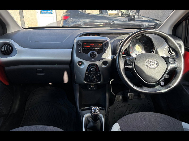 Toyota Aygo 1.0 VVT-i x-play Hatchback 5dr Petrol Manual Euro 6 (68 ps) 5dr Manual 2026