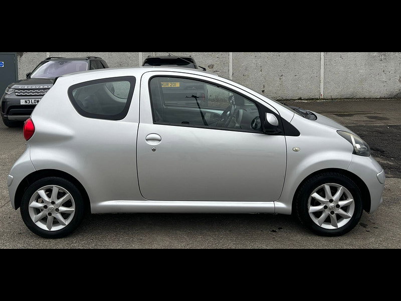 Toyota Aygo 1.0L VVT-I PLATINUM Hatchback 3dr Petrol Manual Euro 4 (67 bhp) 3dr Manual 2026