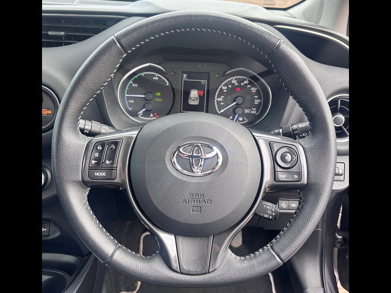 Toyota Yaris 1.5 VVT-h Y20 Bi-tone Hatchback 5dr Petrol Hybrid E-CVT Euro 6 (s/s) (100 ps) 5dr Automatic 2026