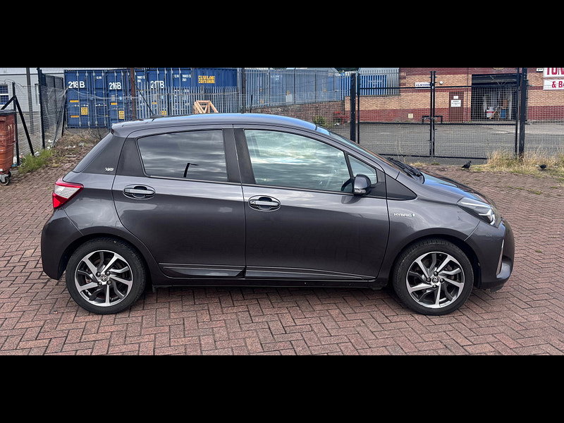 Toyota Yaris 1.5 VVT-h Y20 Bi-tone Hatchback 5dr Petrol Hybrid E-CVT Euro 6 (s/s) (100 ps) 5dr Automatic 2026