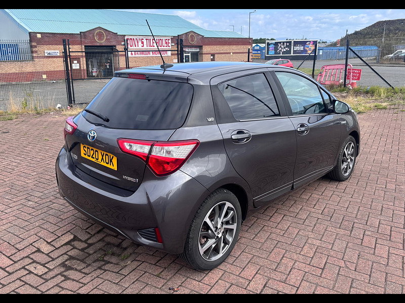 Toyota Yaris 1.5 VVT-h Y20 Bi-tone Hatchback 5dr Petrol Hybrid E-CVT Euro 6 (s/s) (100 ps) 5dr Automatic 2026