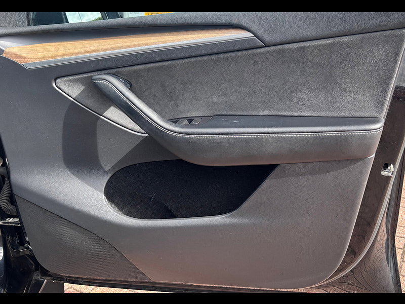 Tesla Model Y (Dual Motor) Long Range SUV 5dr Electric Auto 4WDE (384 bhp) 5dr Automatic 2026