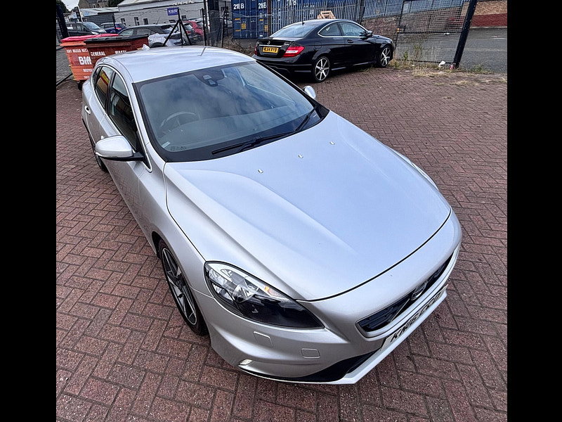 Volvo V40 2.0 D2 R-Design Hatchback 5dr Diesel Auto Euro 6 (s/s) (120 ps) 5dr Automatic 2026