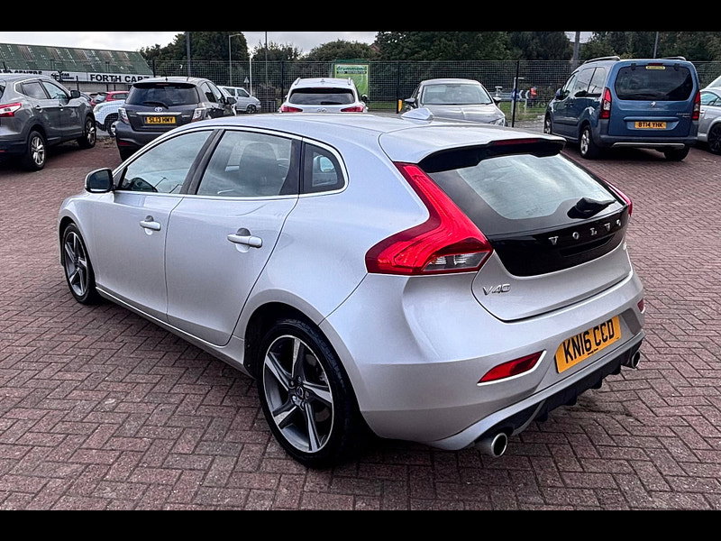 Volvo V40 2.0 D2 R-Design Hatchback 5dr Diesel Auto Euro 6 (s/s) (120 ps) 5dr Automatic 2026