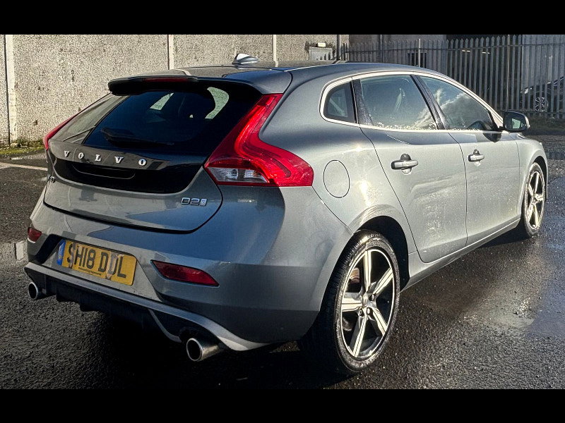 Volvo V40 2.0L D2 R-DESIGN Hatchback 5dr Diesel Manual Euro 6 (118 bhp) 5dr Manual 2026