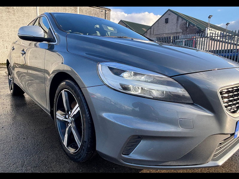 Volvo V40 2.0L D2 R-DESIGN Hatchback 5dr Diesel Manual Euro 6 (118 bhp) 5dr Manual 2026