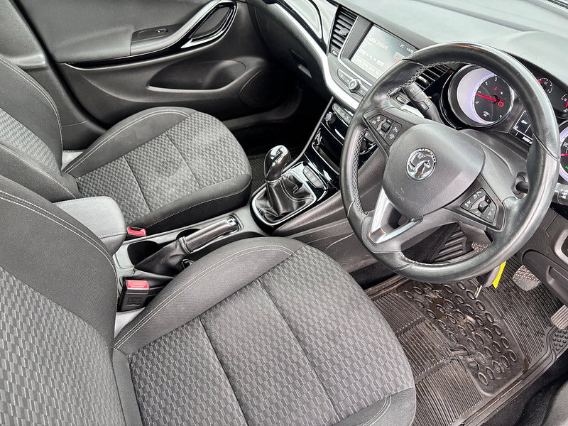 Vauxhall Astra 1.4i Turbo SRi Hatchback 5dr Petrol Manual Euro 6 (150 ps) 5dr Manual 2026