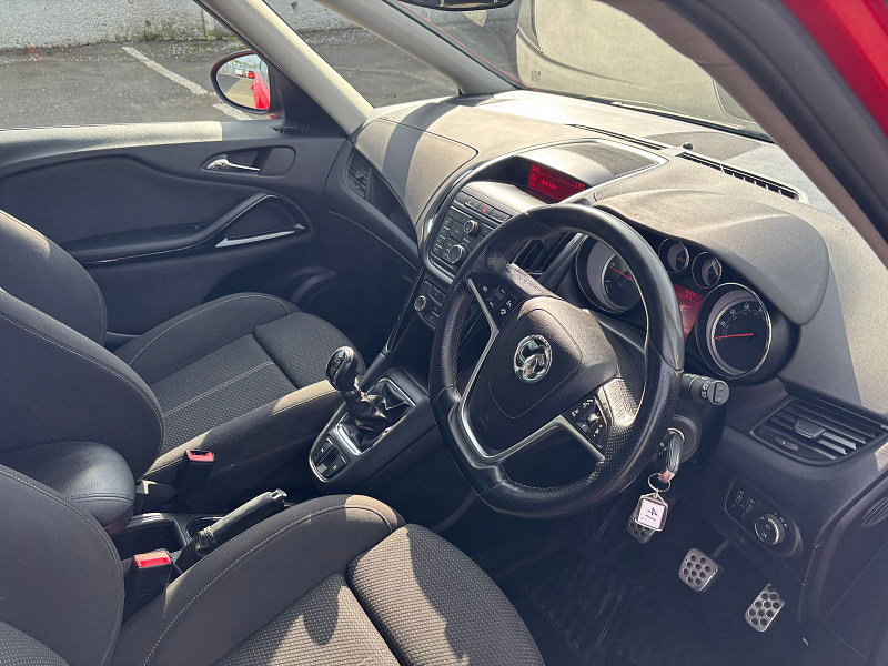 Vauxhall Zafira Tourer 2.0L SRI CDTI MPV 5dr Diesel Manual Euro 5 (162 bhp) 5dr Manual 2026
