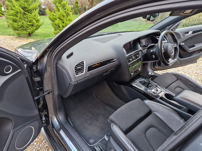 Audi A4 Avant 2.0 TDI Black Edition Euro 5 (s/s) 5dr 5dr Manual 2026