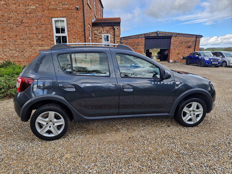 Dacia Sandero Stepway 0.9 TCe Laureate Euro 6 (s/s) 5dr 5dr Manual 2026