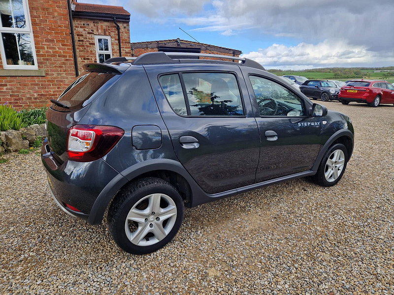 Dacia Sandero Stepway 0.9 TCe Laureate Euro 6 (s/s) 5dr 5dr Manual 2026
