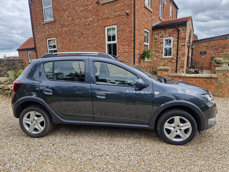 Dacia Sandero Stepway 0.9 TCe Laureate Euro 6 (s/s) 5dr 5dr Manual 2026
