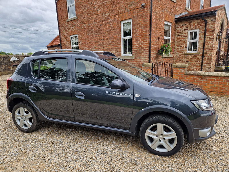Dacia Sandero Stepway 0.9 TCe Laureate Euro 6 (s/s) 5dr 5dr Manual 2026